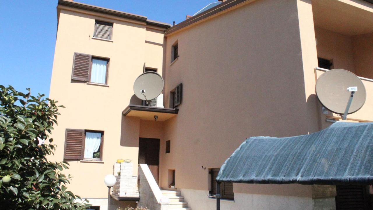 Apartman 100M2, Full Opremljen, Privatni Parking. Pula Exterior photo